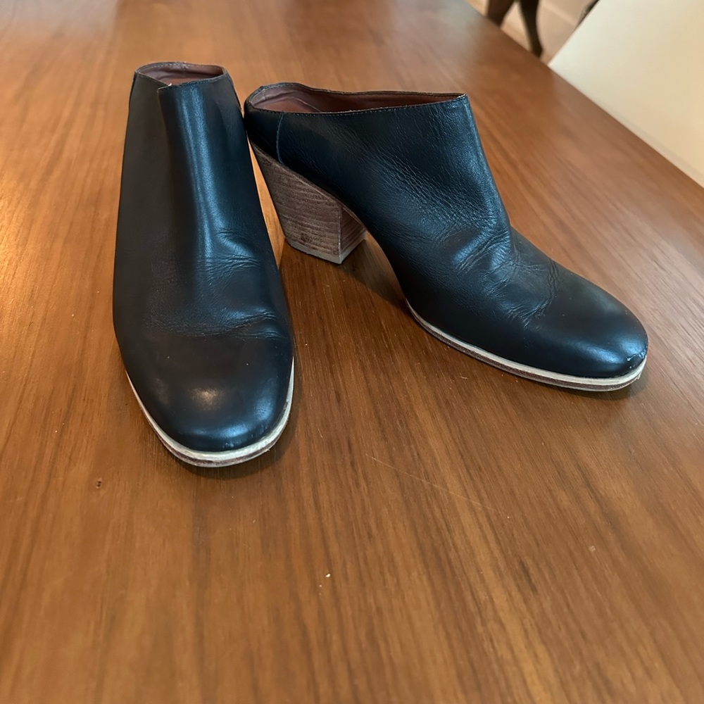 Rachel Comey classic black “Mars” block heel slides - size 9.5